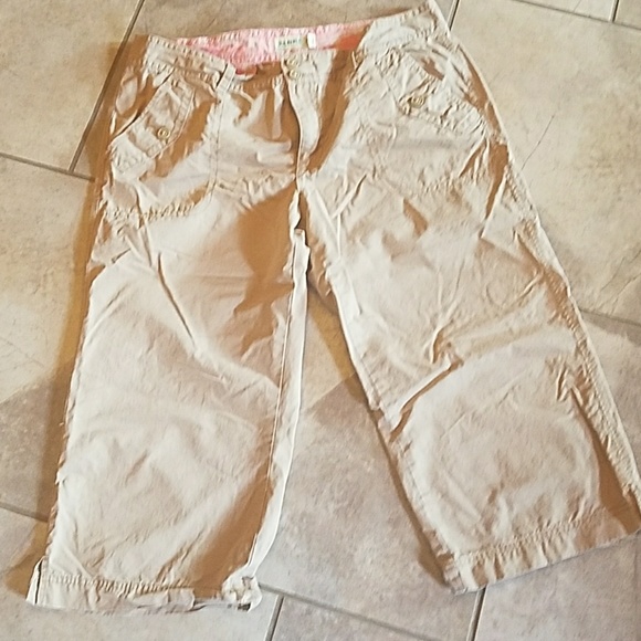 Old navy capris - Picture 4 of 4